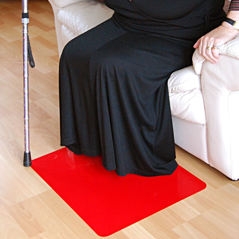 https://www.tenura.us/images/pictures/products/floor-mat/t-floor-60-1-red-floor-mat-walking-stick.jpg?v=8d1db670